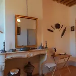 La Chanoinesse